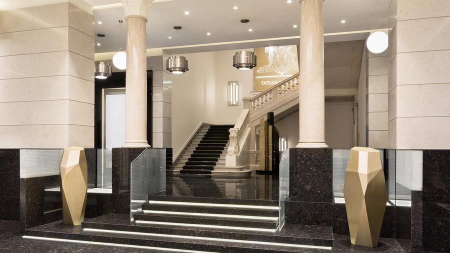 Luxus szálloda lépcsője