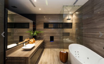Fürdőszoba fahatású lapokkal
