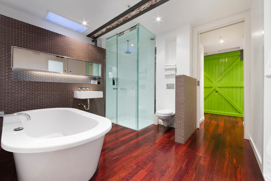 Fürdőszoba trópusi fa padló